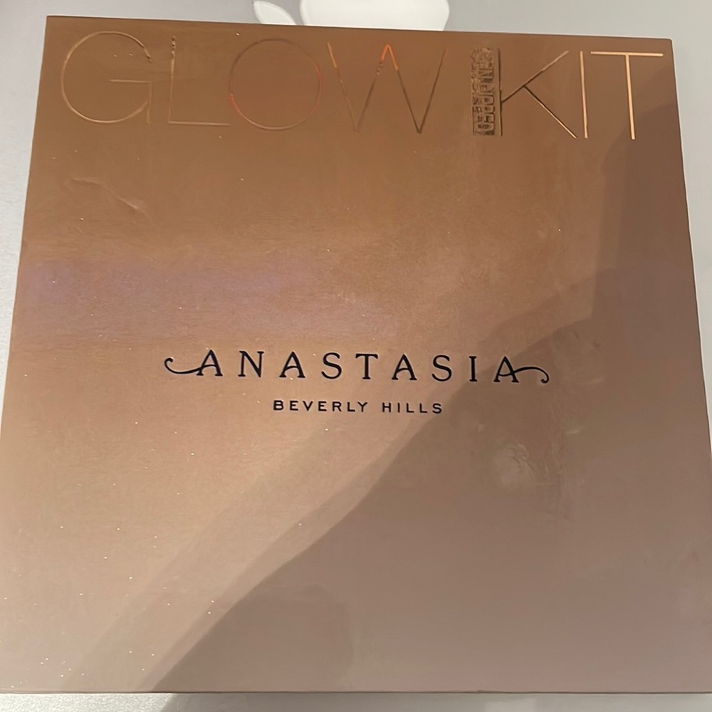 Anastasia Beverly Hills Glow kit sundipped